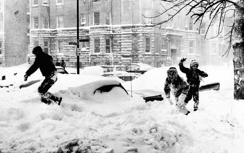Chicago children enjoying the Blizzard of 1967, photo from the Chicago 